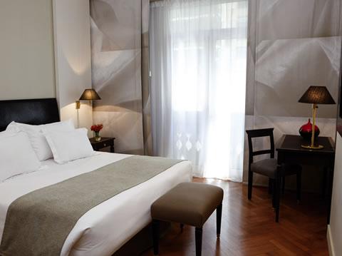 Nh Collection Crillón Hotel 4*