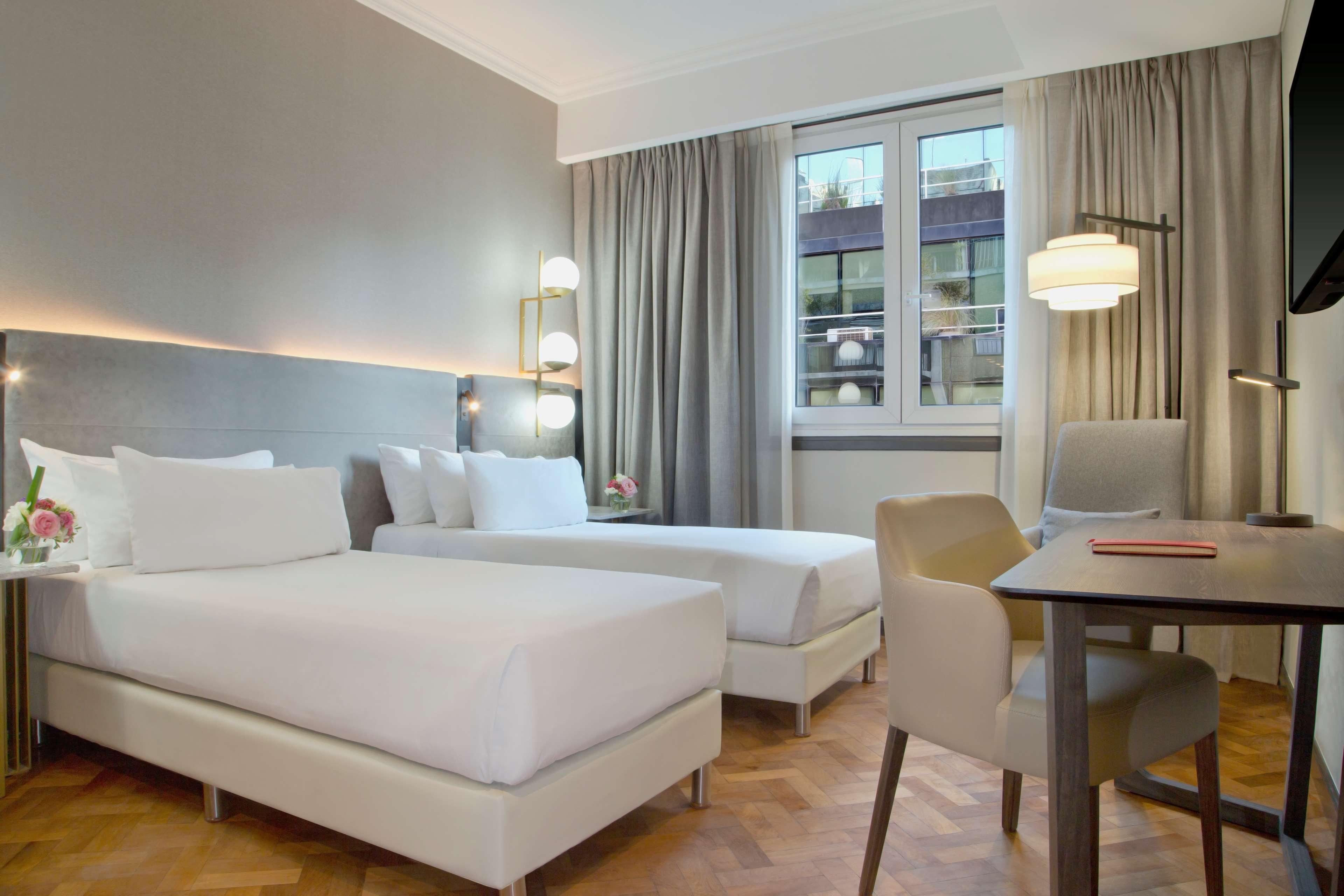 Nh Collection Crillón Hotel 4*