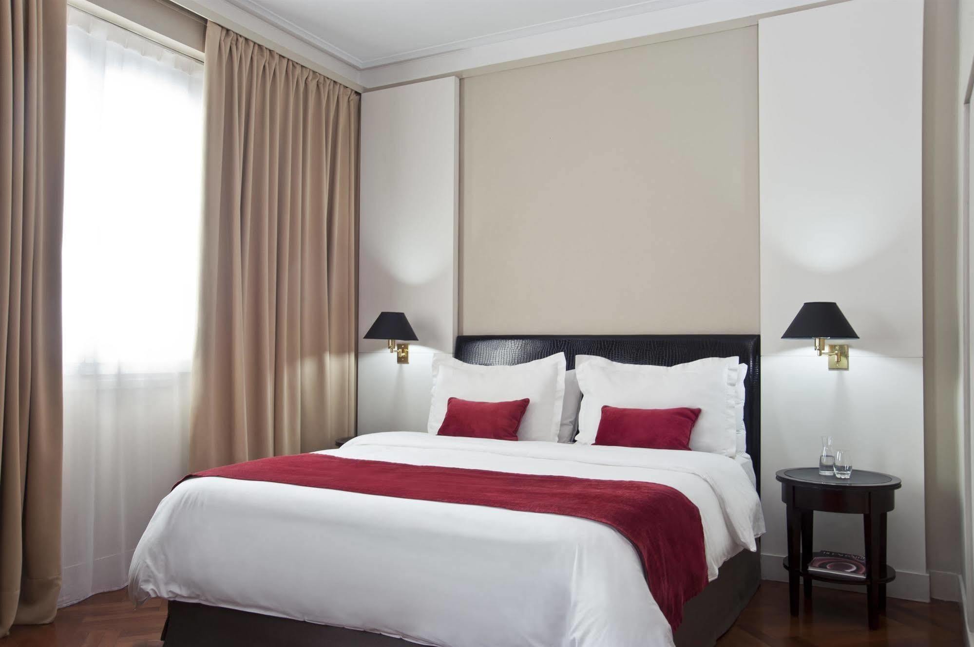Nh Collection Crillón Hotel 4*